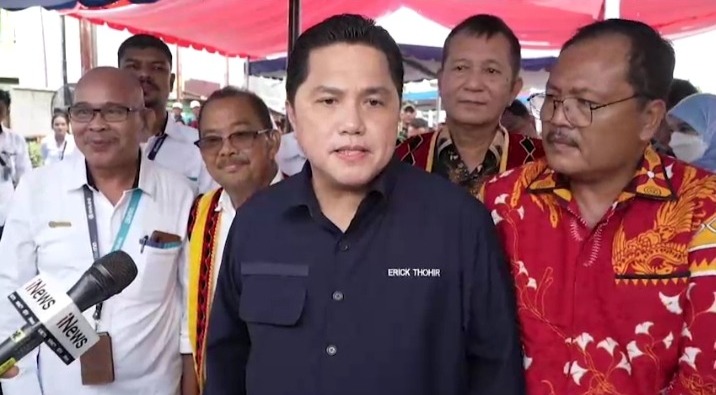 Menteri Erick Thohir saat gelar Operasi Pasar di Gunung Sitoli.