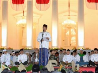 Awali Rangkaian Peringatan HUT ke-79 RI, Presiden Jokowi Hadiri Zikir dan Doa Kebangsaan di Istana Merdeka