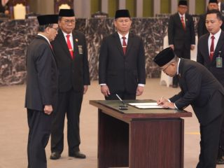 Ketua MA Lantik Kepala Badan Strategi Kebijakan dan Pendidikan Hukum