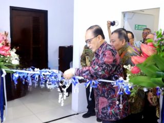 Ketua Mahkamah Agung Resmikan Ruang Sekretariat PTWP Pusat