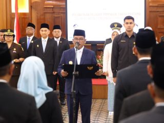 Reformasi Birokrasi Pemprov Banten: Gubernur Andra Soni Lantik 23 Pejabat Baru untuk Perkuat Layanan Publik