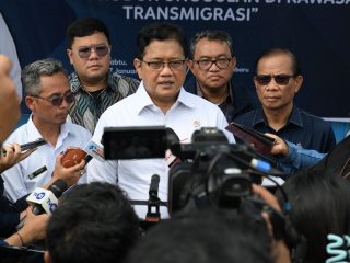 Kunjungi BPPMT Pekanbaru, Wamen Viva Yoga Tinjau Berbagai Demplot Pertanian dan Perikanan