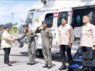 Presiden Prabowo Tinjau Infrastruktur dan Pengungsi Banjir Bandang di Tapsel