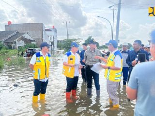 Tinjau Banjir di Bekasi, Menteri Dody Tekankan Penanganan Terpadu Hulu–Hilir dan Sinergi Pusat–Daerah