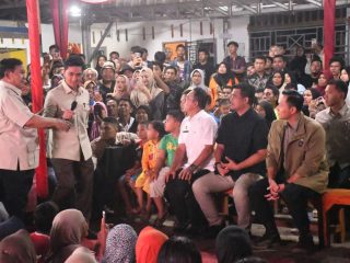 Presiden Prabowo Rayakan Tahun Baru 2026 dengan Nobar Bersama Warga Korban Banjir di Tapanuli Selatan