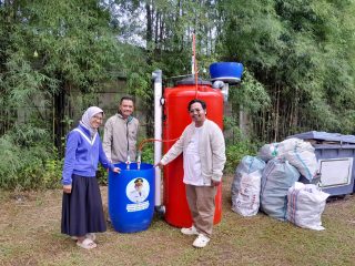 Beri Perhatian Terhadap Penanganan Sampah Tangsel, Gubernur Berikan Bantuan Fasilitas Pengolah Sampah Organik