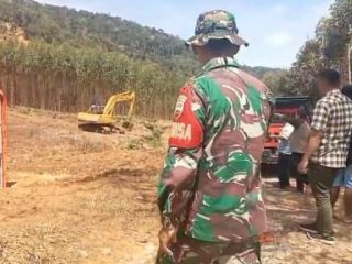 Satgas Kodim 0212/TS Pantau Penyiapan Huntara Pengungsi Banjir-Longsor di Sipirok