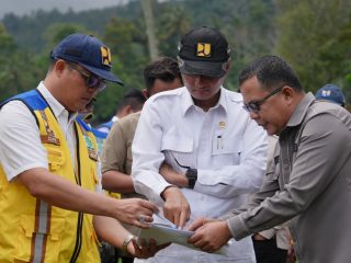 Menteri Dody Tinjau Lokasi Usulan Sekolah Rakyat Tanjung Alam di Kabupaten Tanah Datar