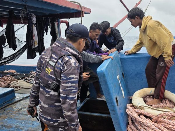 TNI AL Gagalkan Penyelundupan Solar Ilegal di Laut Natuna