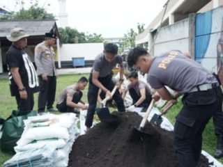 Biro SDM Polda Jabar, Sulap Limbah Kantin Jadi Kompos Jagung dan Ramah Lingkungan