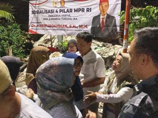 Legislator Gerindra Serap Aspirasi Warga Pulogadung, Salurkan Bantuan Kursi Roda dan Sampaikan Salam Prabowo