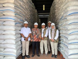 Cek Stok Pangan, Bimantoro Wiyono Sidak ke Gudang Bulog Candirejo Nganjuk