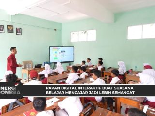 Guru di Bogor Ungkap Manfaat Papan Digital Interaktif: Murid Lebih Semangat dan Tidak Bolos Sekolah