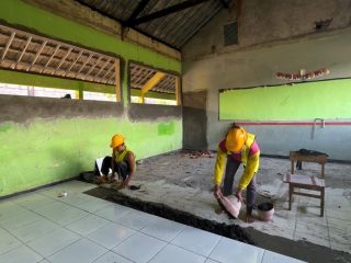 Revitalisasi SMPN 3 Jiken oleh Pemerintah Buka Lapangan Kerja Bagi Warga, Hidupkan Ekonomi Keluarga