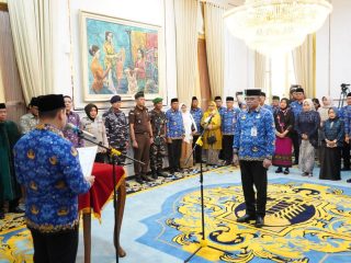 Robinsar Resmi Lantik Pj Sekda, Menyempurnakan Integritas Tata Kelola dan Responsivitas Pelayanan Publik