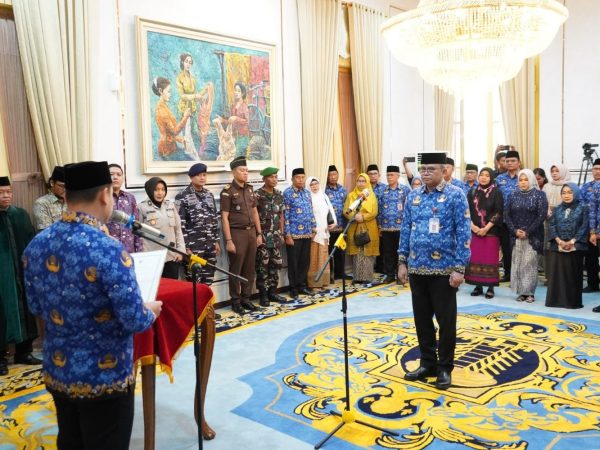 Robinsar Resmi Lantik Pj Sekda, Menyempurnakan Integritas Tata Kelola dan Responsivitas Pelayanan Publik