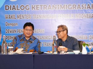 Wamen Viva Yoga Dengarkan Keluhan Transmigran, Penyelesaian Lahan Dipercepat