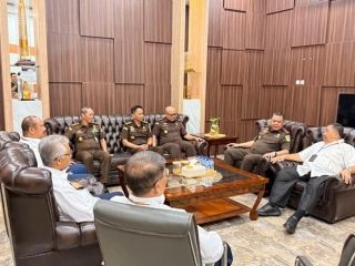 Ketua PT Surabaya Terima Silaturahmi Kajati Baru, Komitmen Jaga Independensi