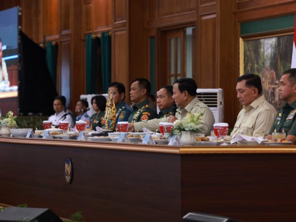 Prabowo Dorong Soliditas dan Kebersamaan Antar-Matra saat Taklimat Dansat TNI 2026