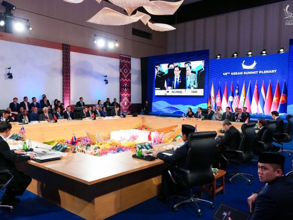 Prabowo Ajak ASEAN Kebut Pengembangan Energi Terbarukan dan Jaringan Listrik Trans Borneo