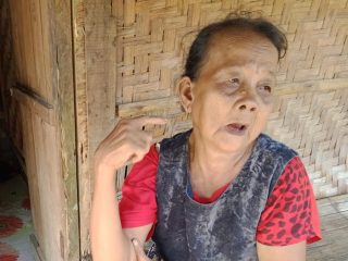 Mengetuk Nurani Pemerintah, Pilu di Panimbang Pandeglang, Janda Lansia Bertahan Makan dengan Menjual Kayu Bakar