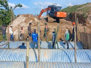 Kodim 0208/AS Rampungkan Pembangunan Jembatan Armco di Desa Teluk Dalam