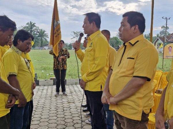 Dr Darlian Pone Lantik Ketua PK Terpilih Hasil Muscam Partai Golkar Negeri Agung