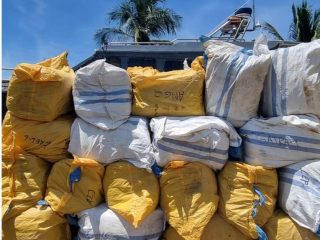 Sinergi TNI AL Dengan Aparat Gabungan Gagalkan Penyelundupan Ballpress Ilegal di Sumatera Utara