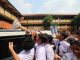 Tinjau MBG di SMPN 111 Jakarta Barat, Prabowo Disambut Sorak Gembira Para Siswa