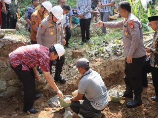 Jembatan Merah Putih Presisi di Gempol Wetan Resmi Dimulai, Kapolres Cilegon Pimpin Prosesi