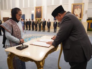 Prabowo Lantik Pimpinan Baru BGN dan Penasihat Khusus Presiden Bidang Ketenagakerjaan