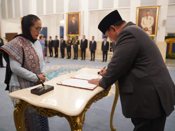 Prabowo Lantik Pimpinan Baru BGN dan Penasihat Khusus Presiden Bidang Ketenagakerjaan