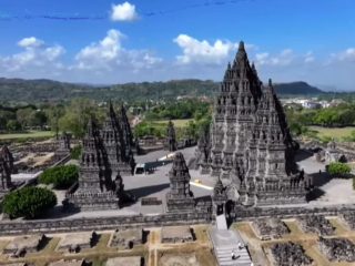 Prabowo dan Modi Nikmati Kemegahan Candi Prambanan dari Udara, Warisan Dunia Jadi Saksi Persahabatan Dua Negara