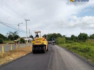 Inpres Jalan Daerah 2025, Kementerian PU Perkuat Akses Distribusi Komoditas Ekspor Kayu Arang di Kotabaru