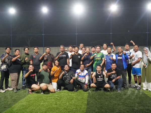 Sinergi di Lapangan Hijau: Bentuk Komitmen tak Tertulis, Robinsar Pererat Hubungan dengan Jurnalis