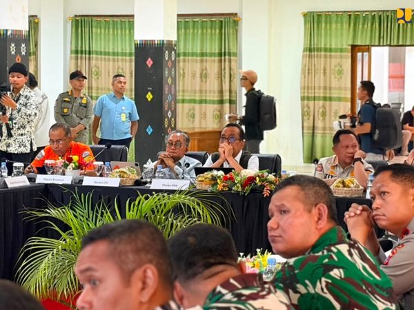 Menteri Dody Hadiri Rakor Penanganan Gempa Flores di Labuan Bajo, Pastikan Akses dan Kebutuhan Dasar Segera Ditangani