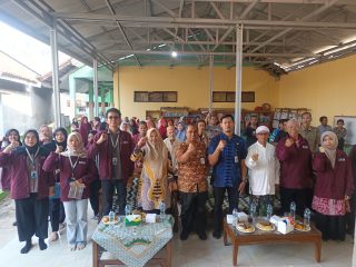 Respons Gagasan Mahasiswa dan JAGA, DLH Kota Cilegon Turunkan Armada dan Edukasi Warga Cikebel soal Pengelolaan Sampah Berkelanjutan