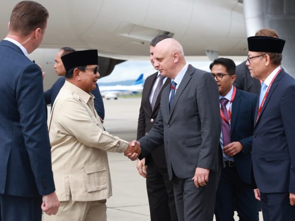 Tiba di Vladivostok, Prabowo Siap Hadiri Eastern Economic Forum sebagai Tamu Kehormatan Utama