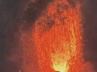 Terkait Aktivitas Gunung Anak Krakatau, Presiden Prabowo Imbau Masyarakat Tetap Tenang dan Waspada