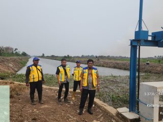 Tangani Karhutla di Kalsel, Kementerian PU Bersihkan 11,25 Km Saluran Riam Kanan Sebagai Sumber Air Heli Water Bombing
