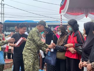 Kodam XXII/TB Salurkan 30 Ribu Paket Sembako Bantuan Presiden di Kalteng